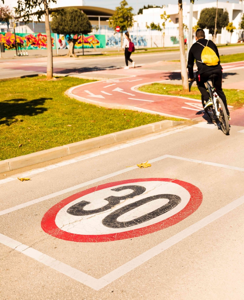 30-speed-limit-sign-cycle-lane-park_S